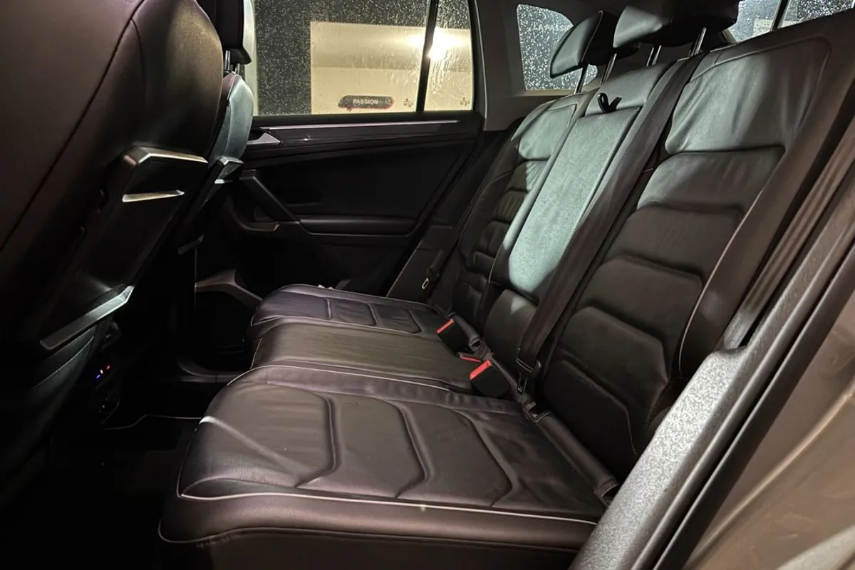 VOLKSWAGEN TIGUAN 2.0 TDI 190 DSG7 4Motion Carat Exclusive - Photo 5