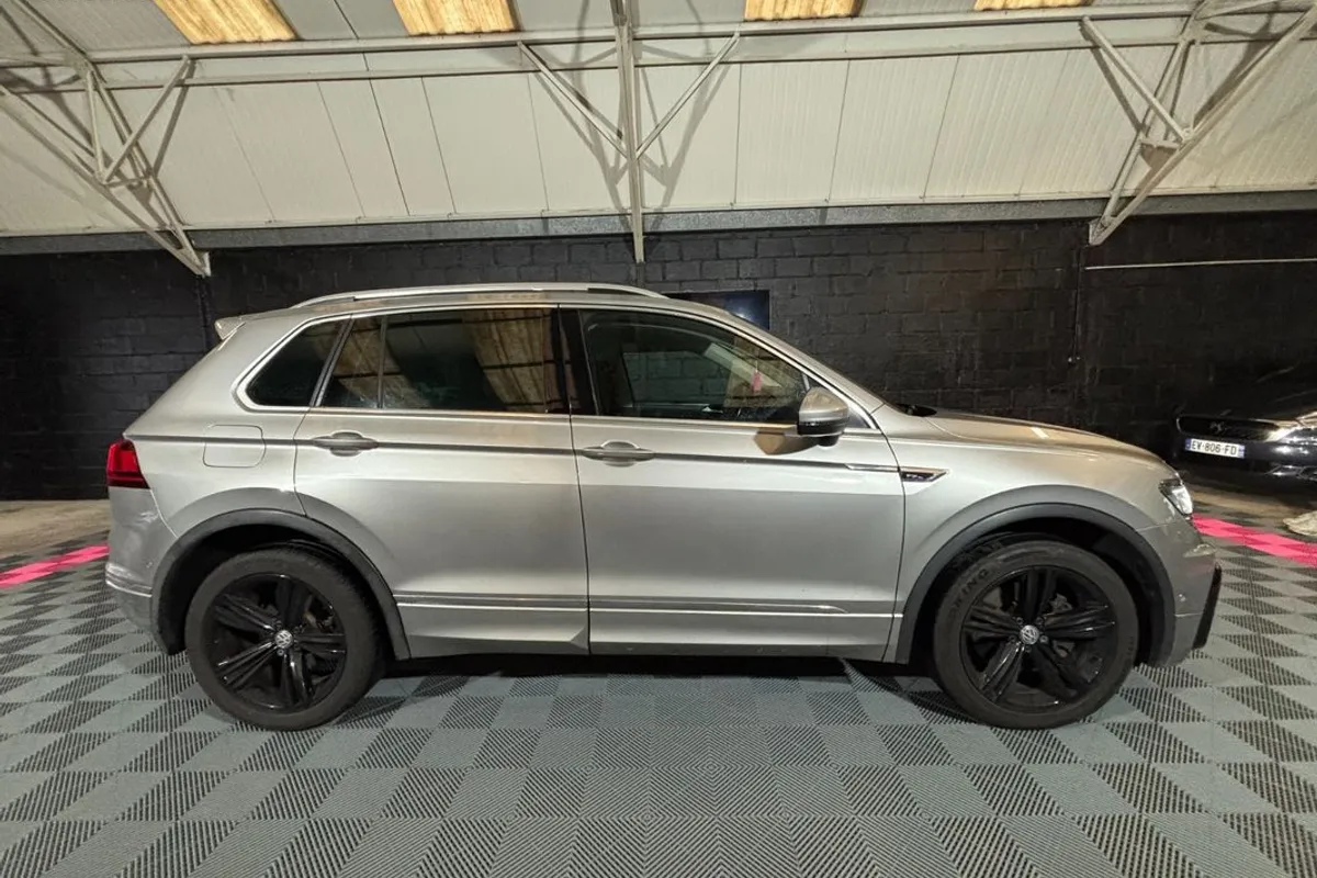 VOLKSWAGEN TIGUAN 2.0 TDI 190 DSG7 4Motion Carat Exclusive - Photo 2