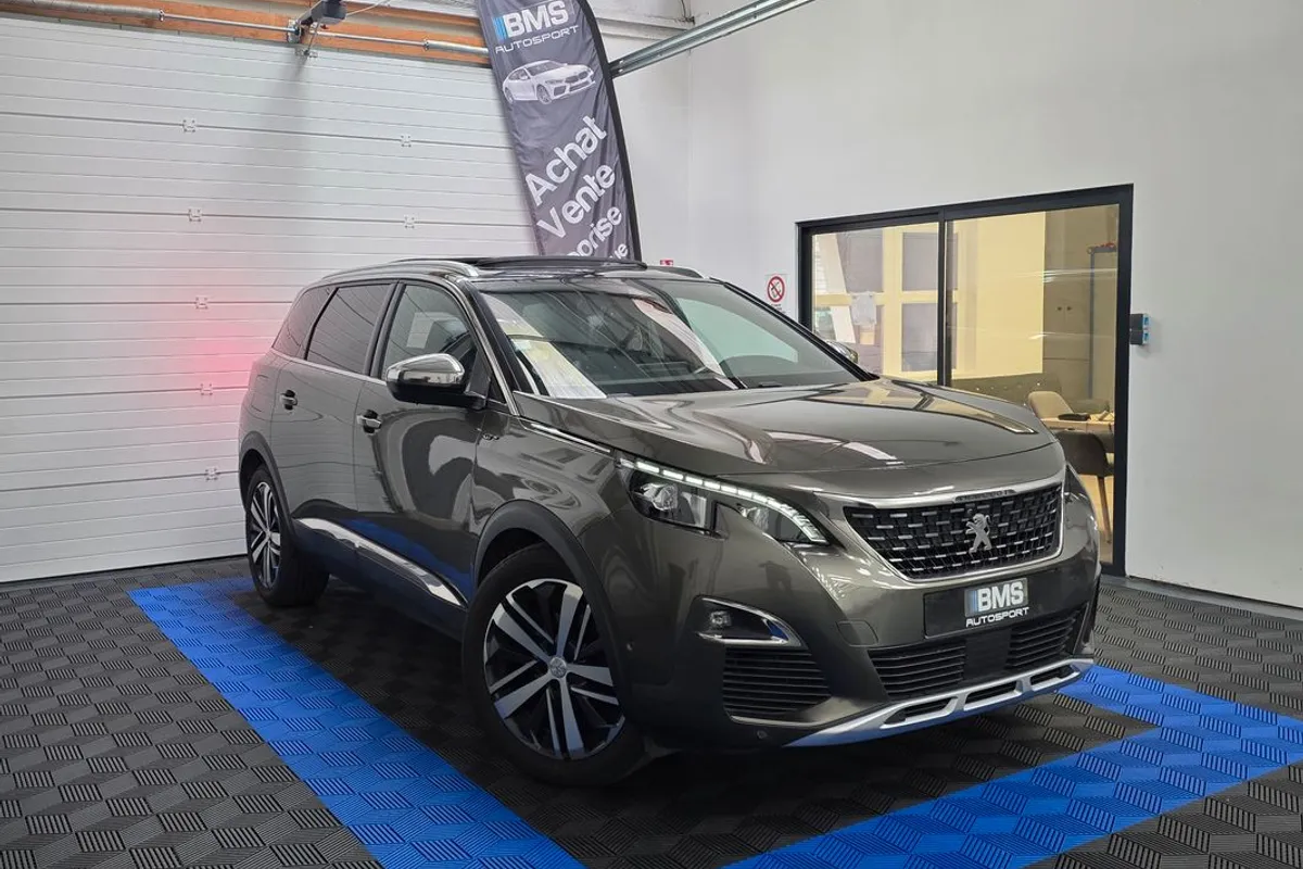 Peugeot  5008 GT 2.0 BlueHDI 180 (7 places, toit ouvrant, LED, Sièges chauffants, Caméra)