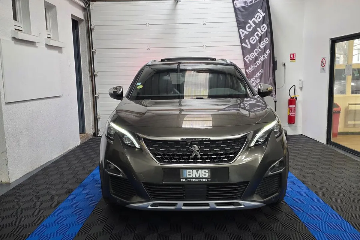 Peugeot  5008 GT 2.0 BlueHDI 180 (7 places, toit ouvrant, LED, Sièges chauffants, Caméra) - Photo 9